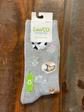 Davco Women’s Cat Print Socks in Grey Sustainable Fiber Crew Socks NWT